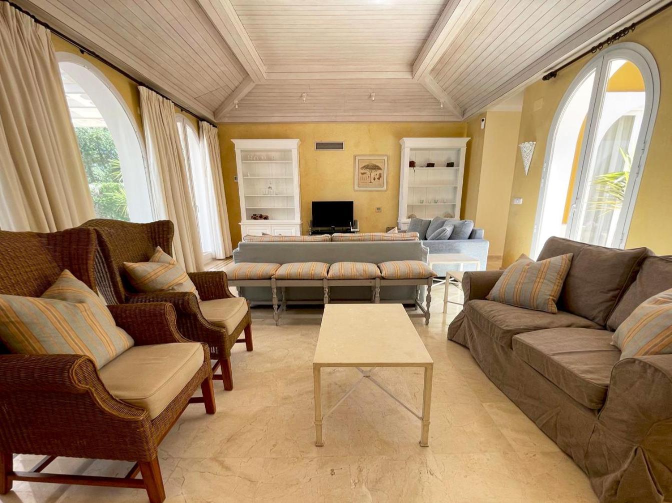 בנאלופ קסאס וייחאס Villa Rosa מראה חיצוני תמונה
