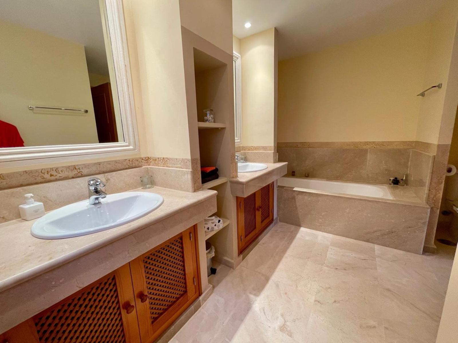 בנאלופ קסאס וייחאס Villa Rosa מראה חיצוני תמונה