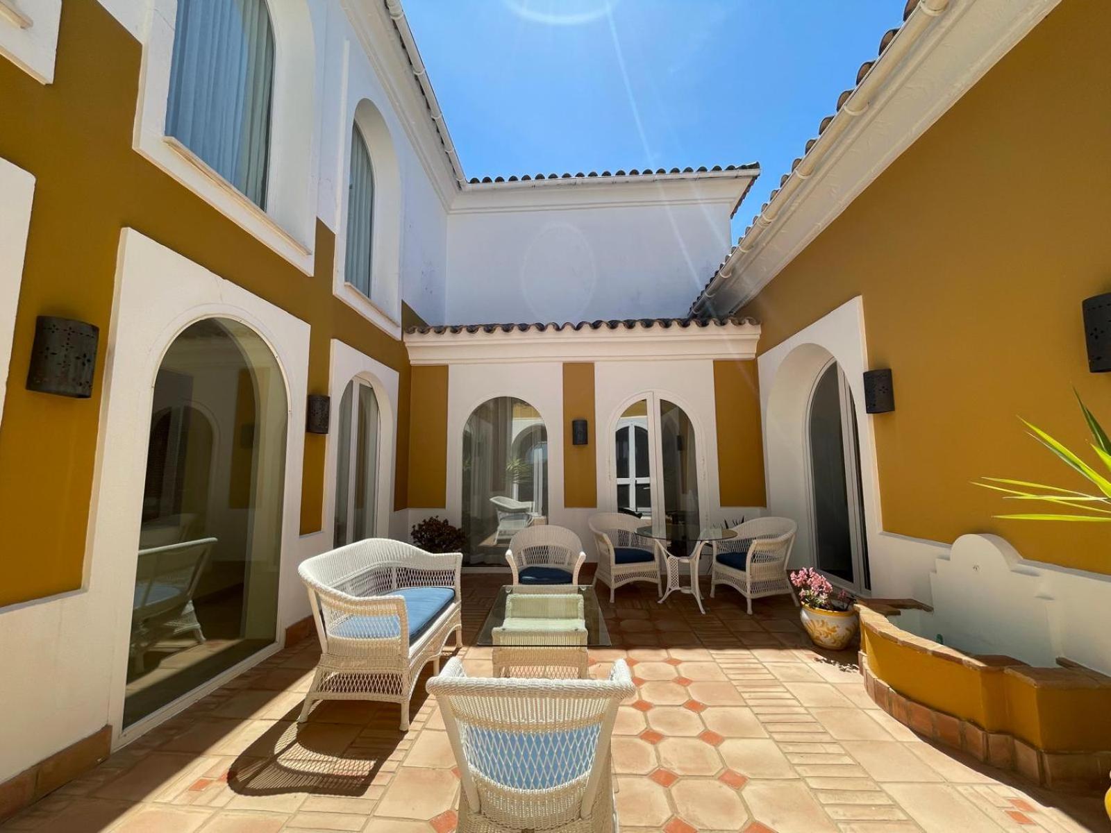 בנאלופ קסאס וייחאס Villa Rosa מראה חיצוני תמונה