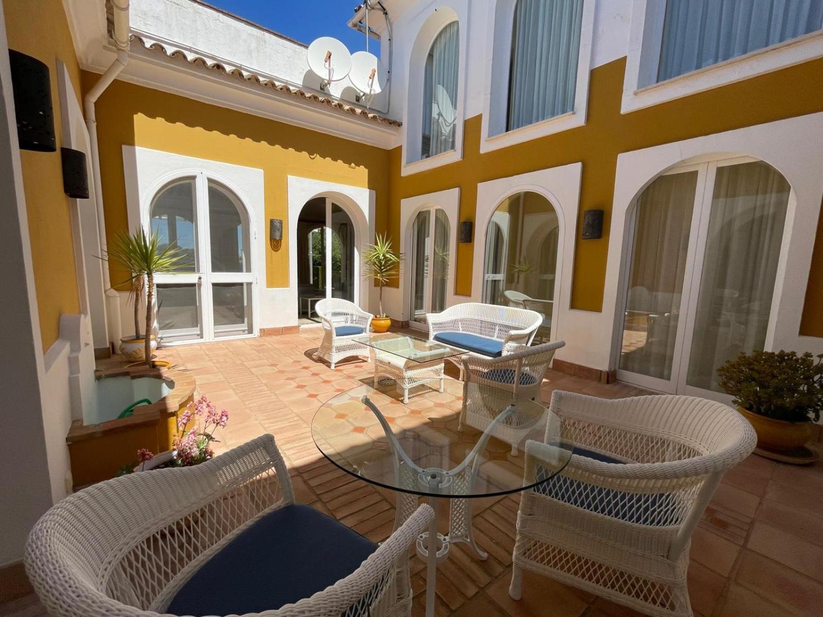 בנאלופ קסאס וייחאס Villa Rosa מראה חיצוני תמונה